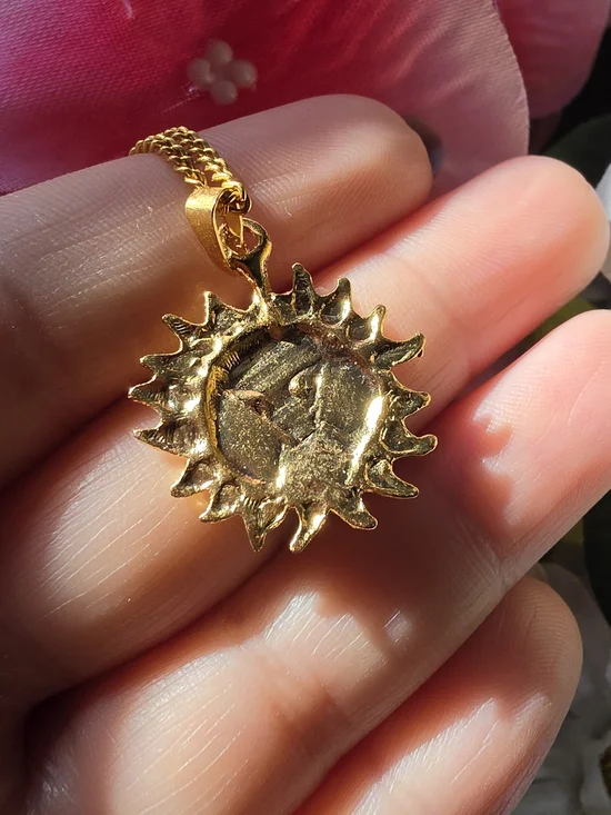 Whimsical 90s Gold Sun Face Pendant Necklace and Clip-ins Earring Set - Picture 11 of 11